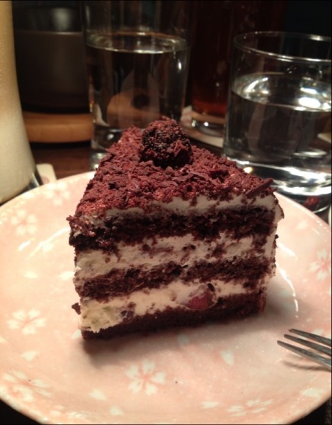 黑森林蛋糕 - 台湾 台北市大同区的暗角咖啡 darkcorner cafe | open